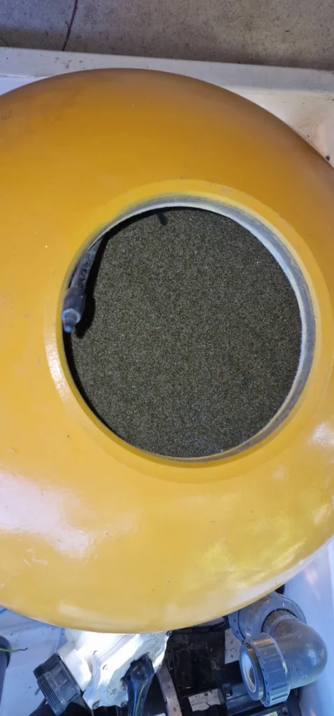 Filtre piscine rempli de billes de verre fines